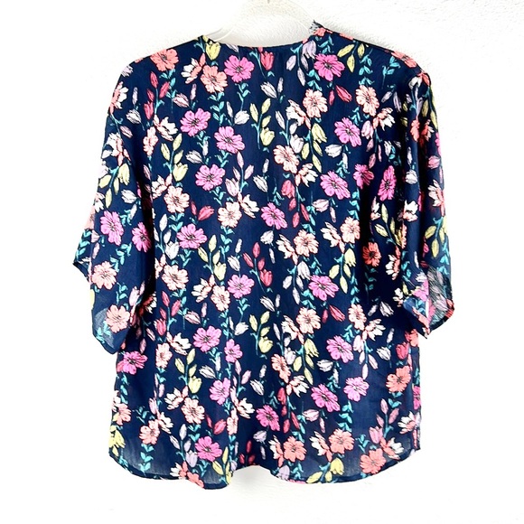 WONDER NATION | 💐 Floral Print Fringe Hem Cardigan Style Shrug - Picture 2 of 5